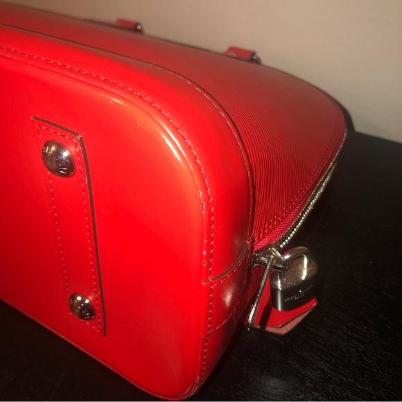 Louis Vuitton Red Epi Alma PM,C0A,Dust Bag,SilverLock/Keys/Strap;DateCode:SN1174 - Picture 12 of 17